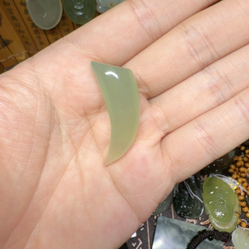 岫玉 冰种 龙牙