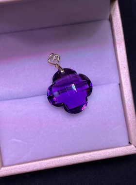 紫水晶四叶草18k金吊坠 裸石规格:18.5*18.5*9.7mm，重4克