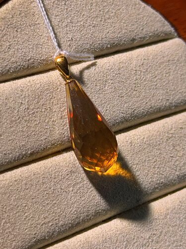 巴西黄水晶刻面水滴吊坠 18k金镶嵌 尺寸21.4-9.6mm