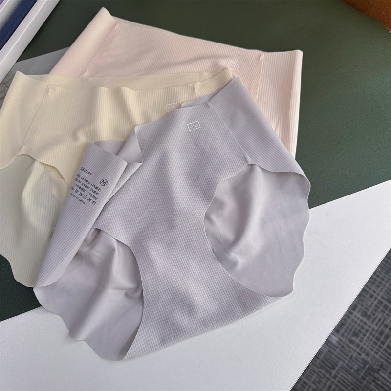 瞬间清凉 零度冰丝无痕立体蜜桃臀高弹无痕三角内裤女棉裆中低腰,女士内衣/男士内衣/家居服,女三角裤,淘宝优惠券,粉丝福利购,淘宝优惠卷