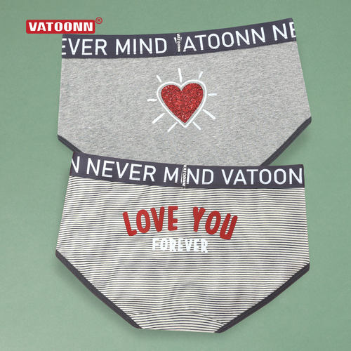 花佃品色女生内裤三角爱心卡通