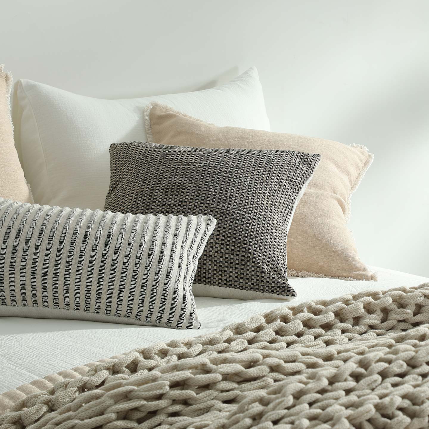 梦幻满屋简约诧寂风抱枕床尾巾