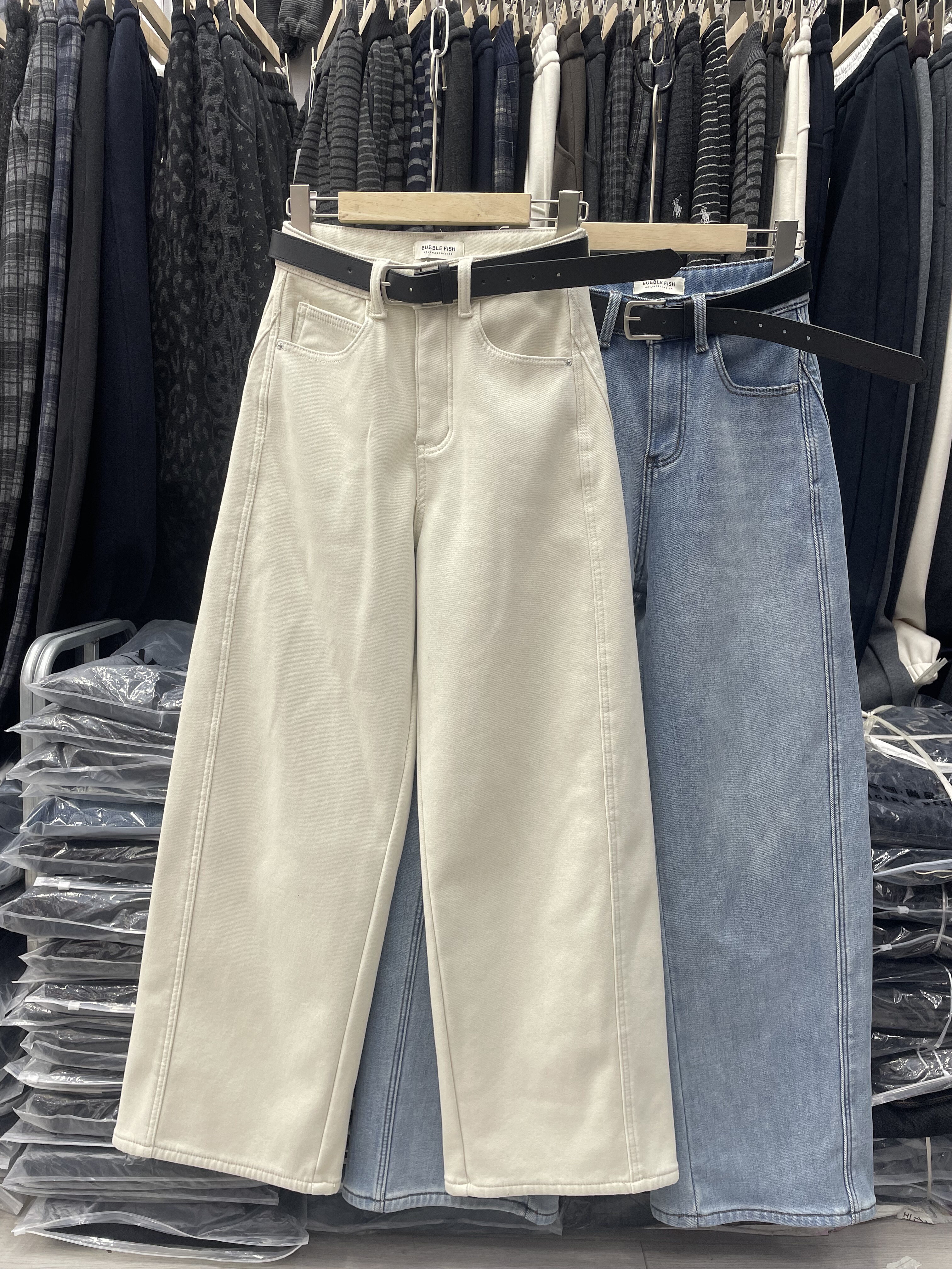 BUBBLEFISH77315高腰显瘦弯刀阔腿裤梨形身材女加绒牛仔拖地裤冬