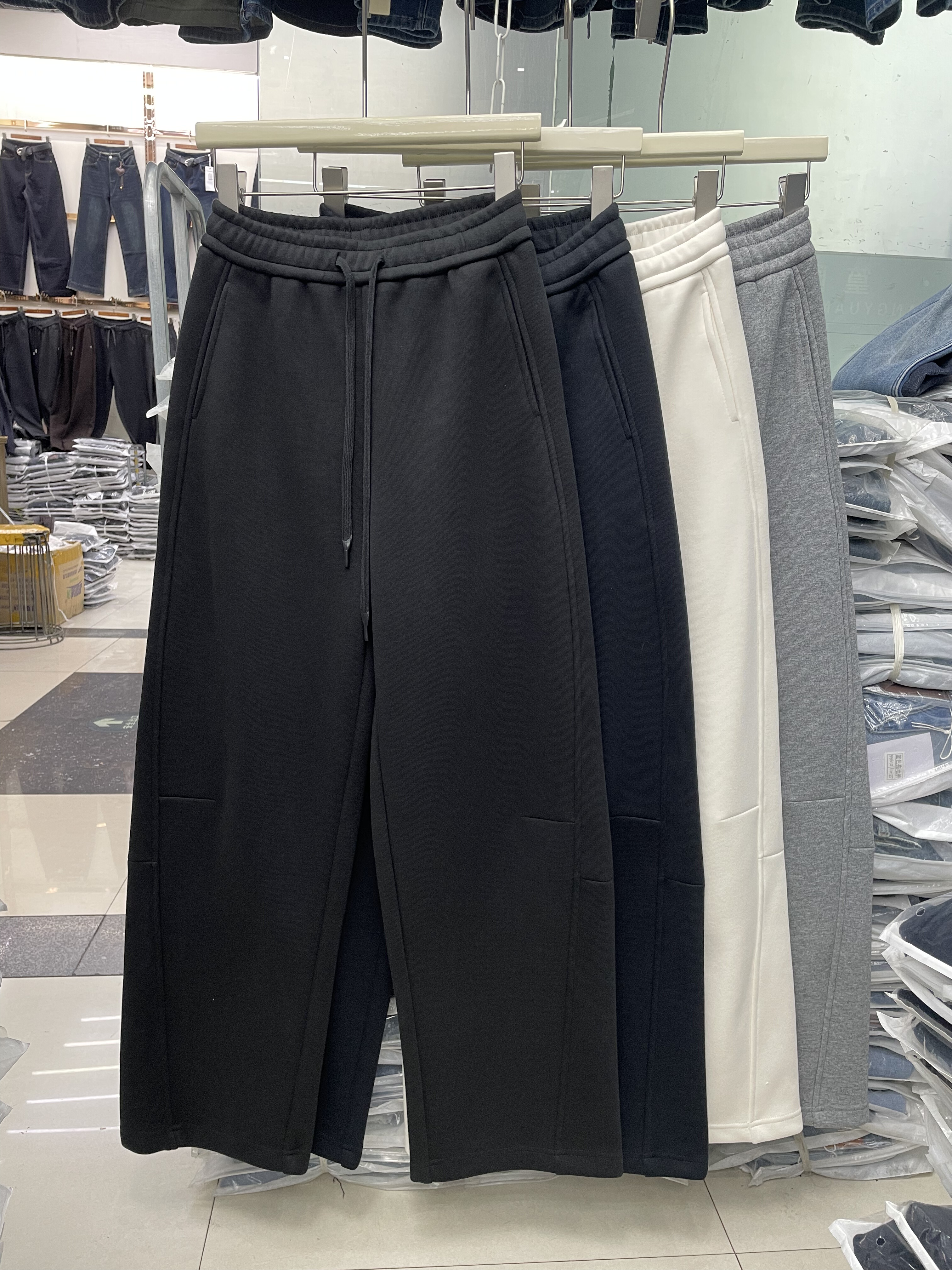 NV88119欧货正版冬季新款松紧腰抽绳加绒休闲卫裤女弯刀裤阔腿裤