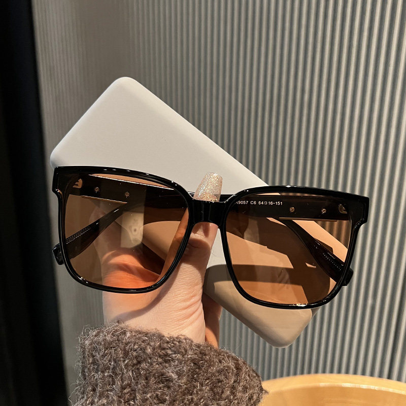 偏光墨镜女潮圆脸驾驶镜遮阳防紫外线太阳眼镜韩版方形大框新款男