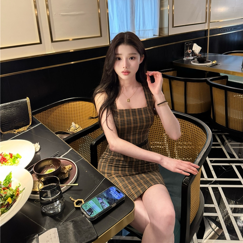 纯欲格子连衣裙开叉短裙