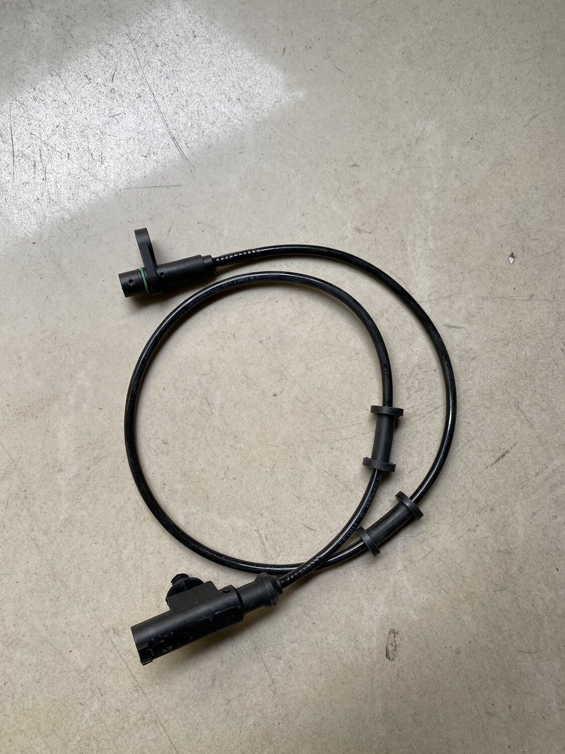 ABS感应器 适配猎豹汽车奇兵黑金刚Q6 6486 6482轮速传感器感应器