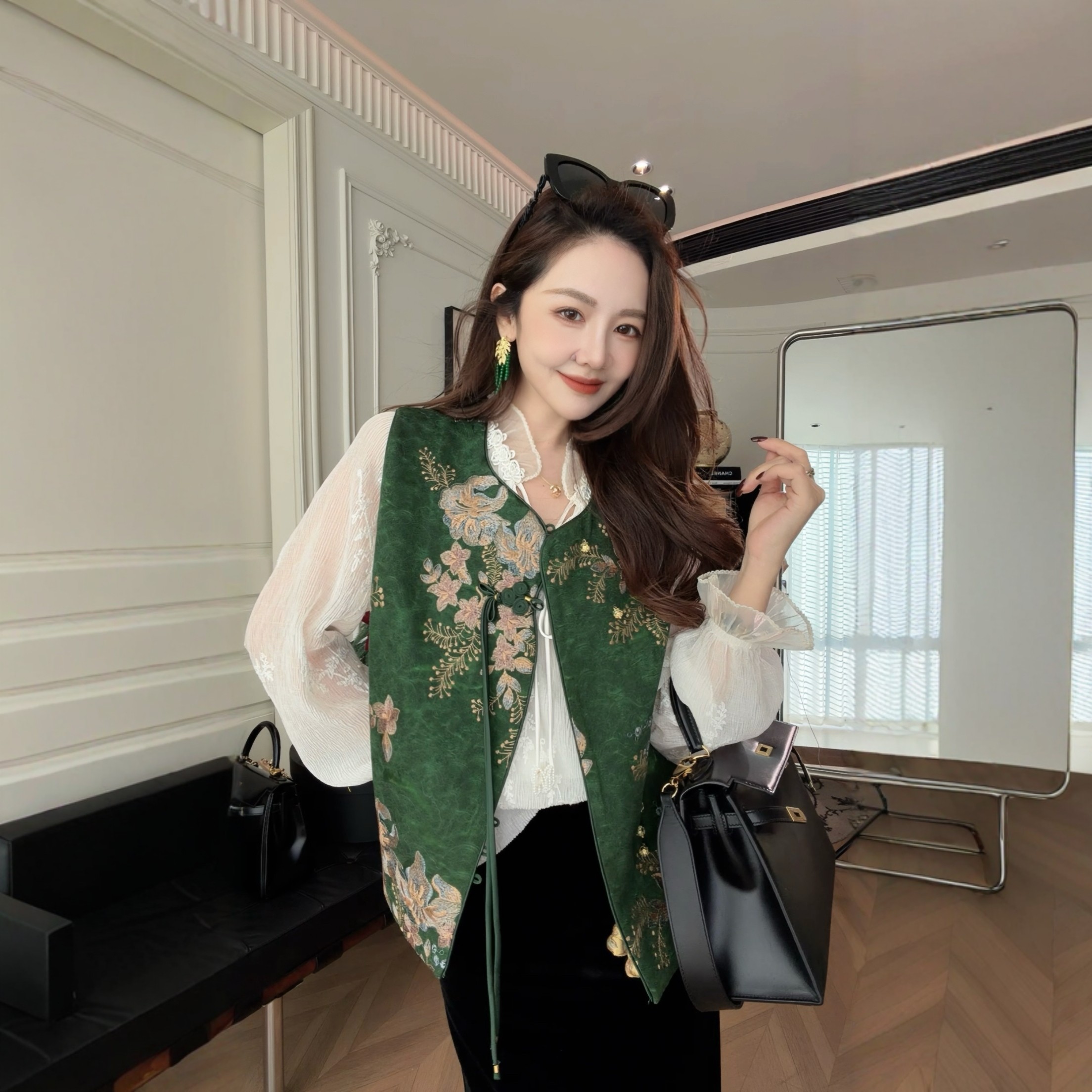 PINZIKO 大兔子 新中式重工刺绣钉珠金线盘扣圆领无袖马甲,女装/女士精品,马夹,淘宝优惠券,粉丝福利购,淘宝优惠卷