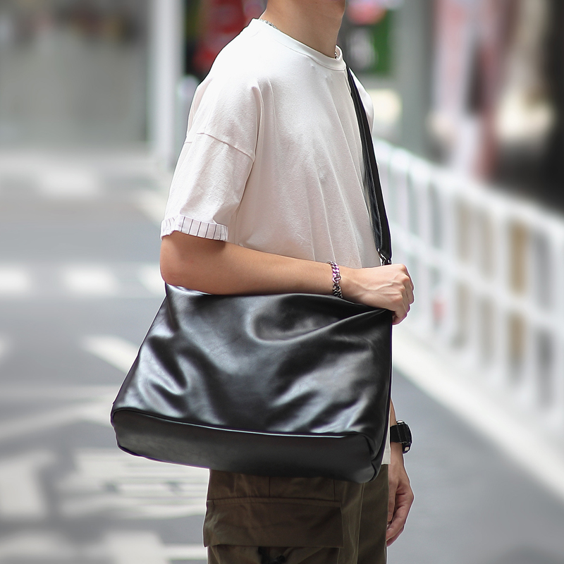 潮流简约大容量电脑方形单肩包男个性青年学生休闲PU皮复古斜挎包