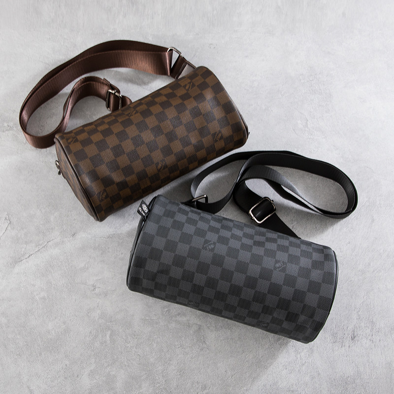 韩版潮流男士单肩包格子撞色商务休闲圆桶包百搭时尚斜挎包水桶包