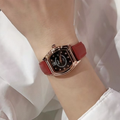 百搭优雅轻奢小众女款 2025新款 酒桶形星空面防水女士经典 石英腕表