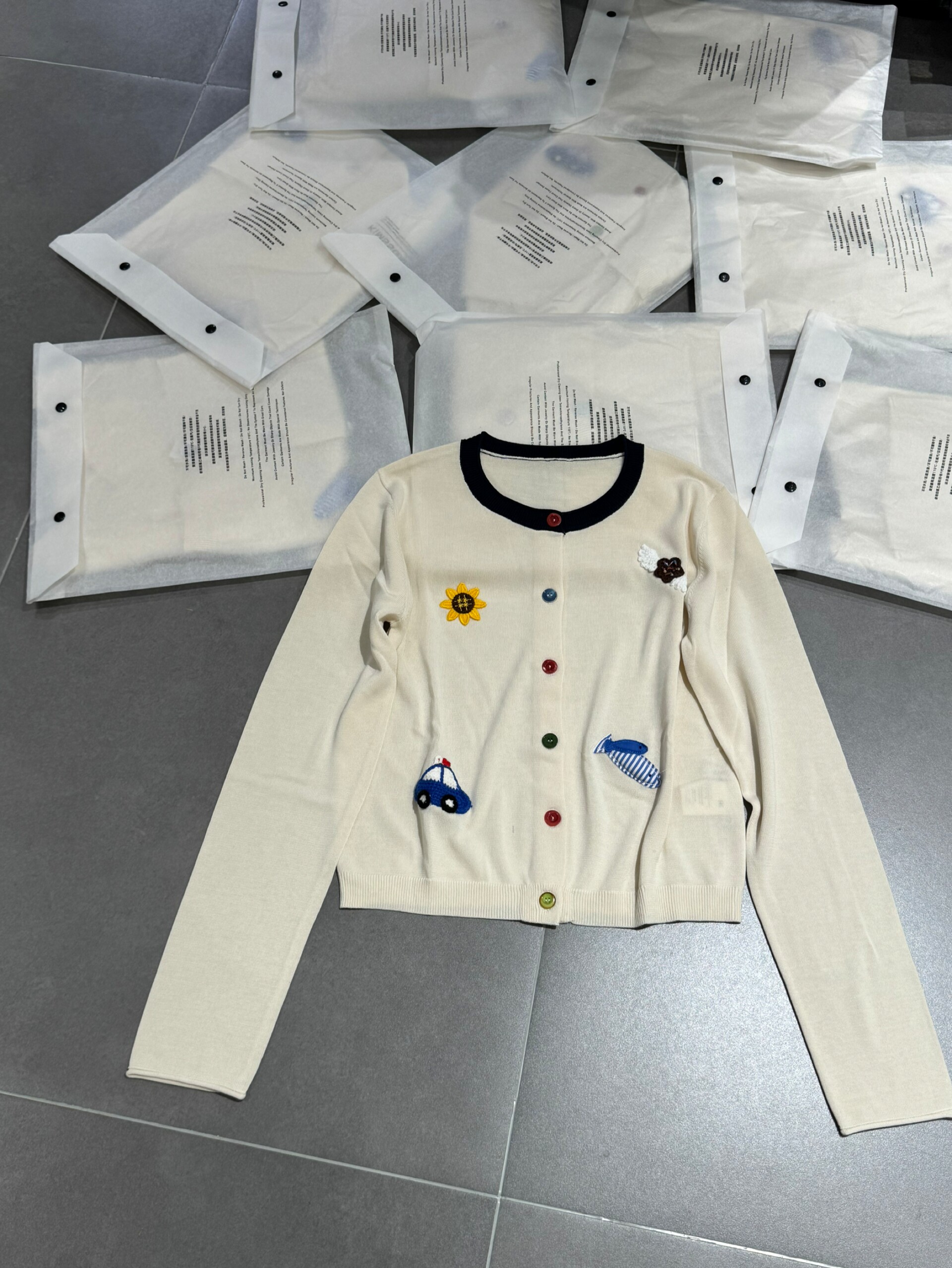 欧洲站2026春季新款 欧货时尚刺绣彩扣撞色休闲百搭长袖针织开衫