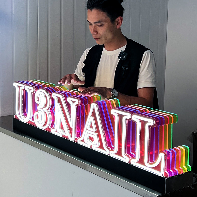 创意霓虹灯发光字定制 多层彩色渐变亚克力 炫酷炸街广告牌