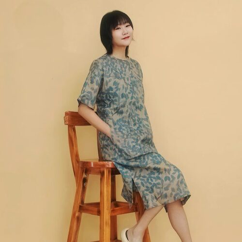 休闲款浅咖苎麻印花收腰裙