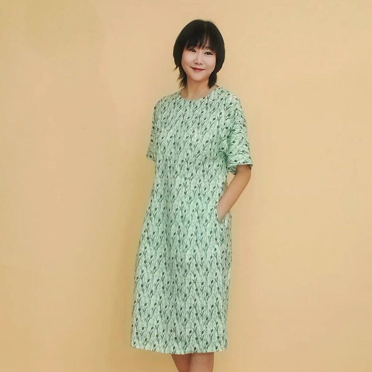 休闲浅绿纯棉印花收腰裙