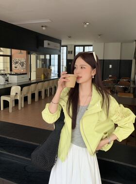 轩轩魅丽依族97-7775春新款连帽短款外套女大码女装冲锋衣外套女