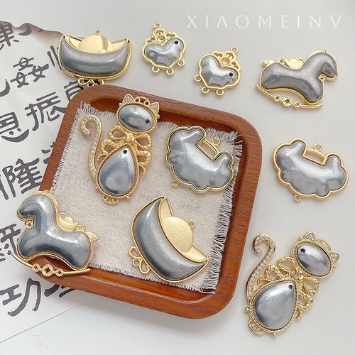 宋锦双面底托马元宝猫镶锆配件