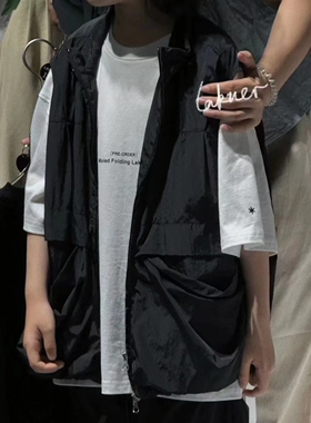 拉酷儿LAKUER品牌童装实体店断码捡漏黑色休闲马甲LRC6304