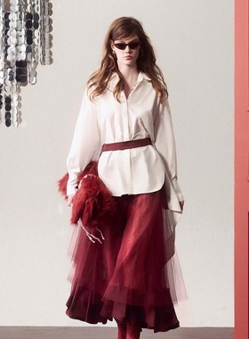 越南小众品牌MUSTHAVE 2026年春季新款时尚随性白色衬衫+红色裙