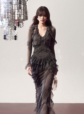 越南小众品牌MUSTHAVE 2026年春季新款灰色轻盈感荷叶边连衣裙