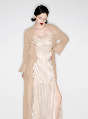 越南小众MUSTHAVE 2024年春季新款温柔杏色不规则垂感百褶三件套