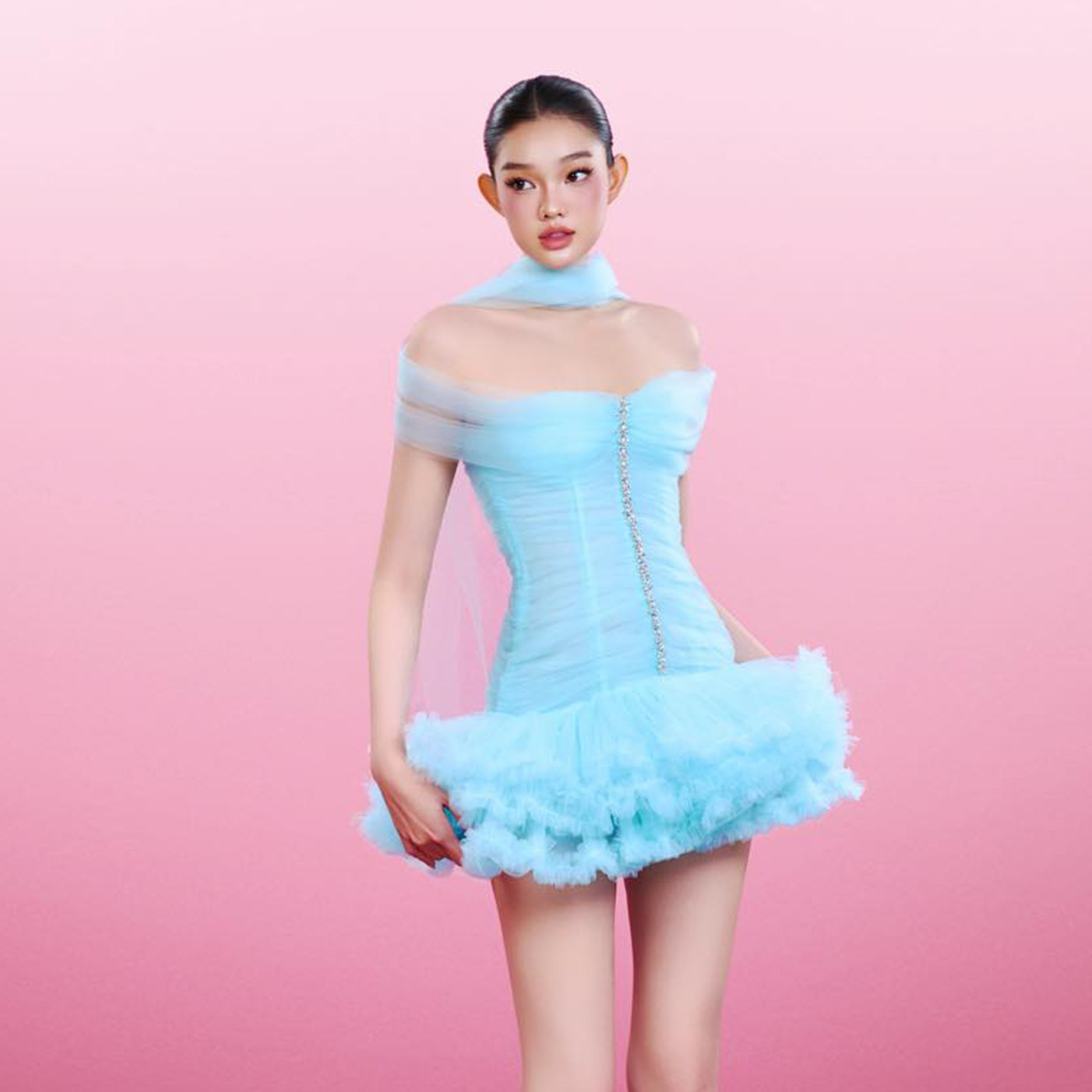 越南小众品牌MOULINROSE 2026年春季新款清雅蓝色薄纱堆叠连衣裙