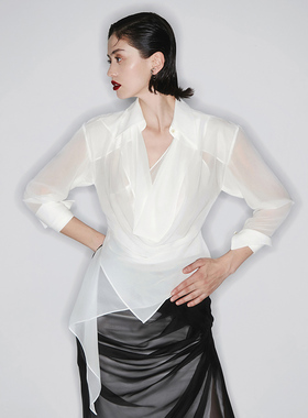 越南小众MUSTHAVE 2024年春季新款气质白色交叉上衣+黑白朦胧裙