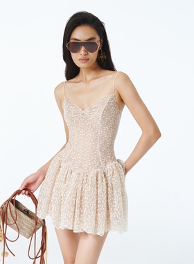 越南小众品牌ONONMM 2025年秋季新款精致时尚蓬感吊带裙