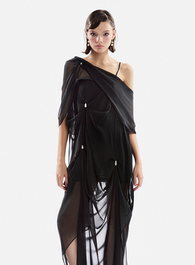 越南小众MUSTHAVE 2024秋季新款潮酷黑色单肩不规则薄纱连衣裙