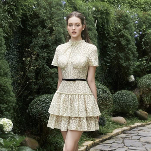 越南小众DARLING DIVA 2025年秋季新款千金感绿色蕾丝花连衣裙