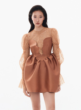 越南小众MUSTHAVE 2024夏季新款油画感焦糖蕾丝拼接弧形连衣裙