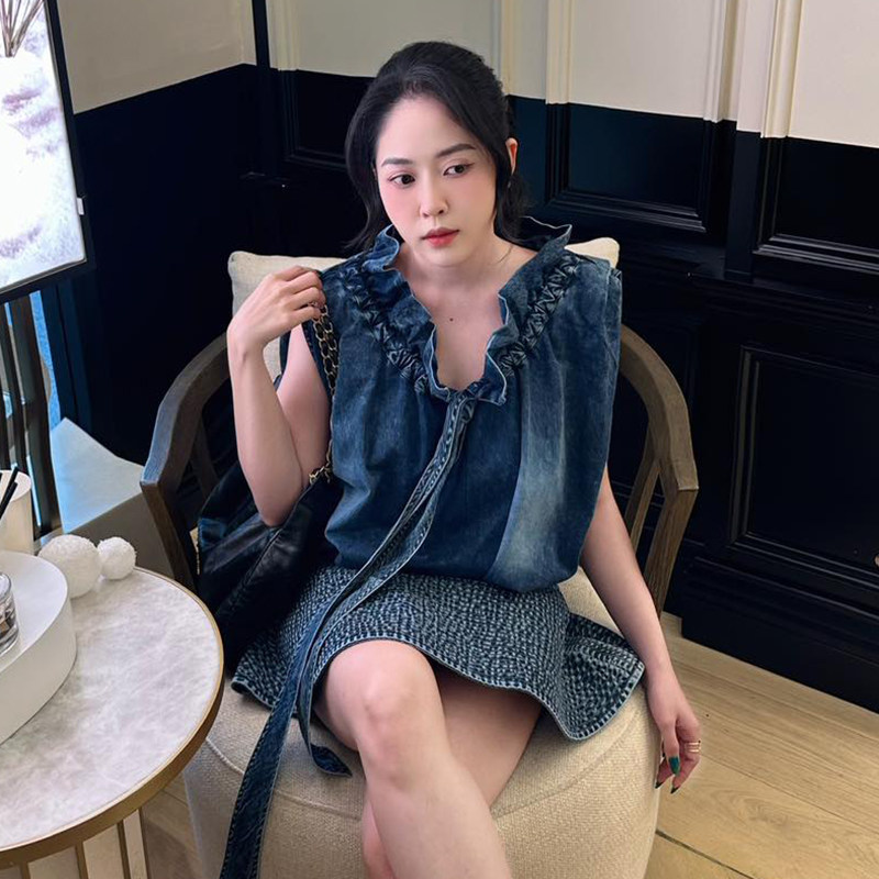 越南小众品牌H2B 2026年春季新款牛仔蓝甜美淑女风喇叭连衣裙