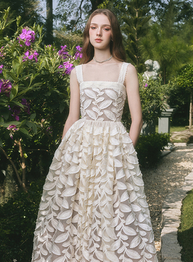 越南小众LINH PHUNG 2026年春夏新款植物治愈立体叶子刺绣长裙