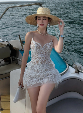 越南小众品牌NINISESI 2025年夏季新款魅力法式风白色蕾丝抹胸裙
