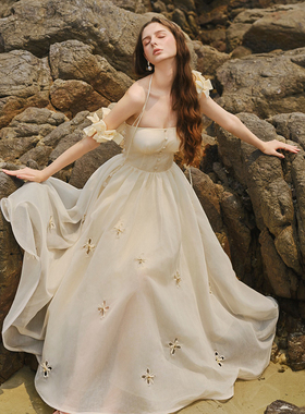 越南小众MADDY HATES ROSE 2024年夏季新款度假风花朵吊带裙