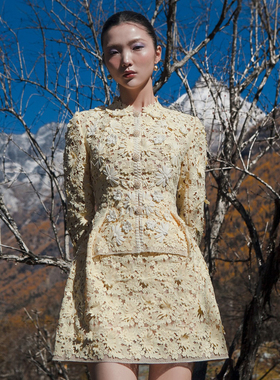 越南小众品牌AMY 2026年春季新款减龄淡黄色立体花朵套装