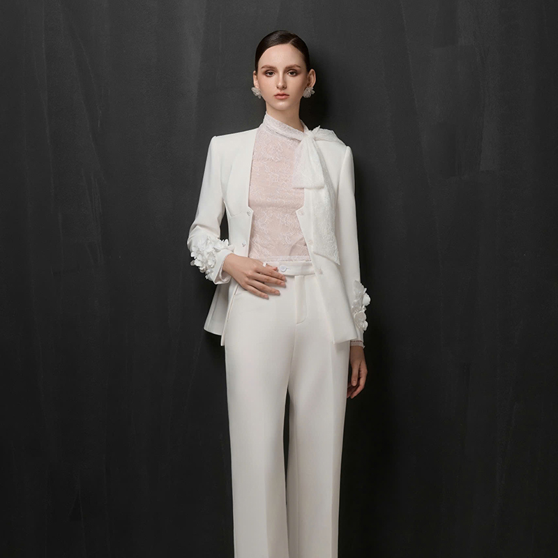 越南小众品牌ARTI 2025年新年新款菁英女性职场时尚西装套装