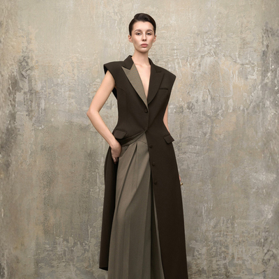 越南小众JADEITE T 2026年春季新款酷飒时尚v领无袖长款外套