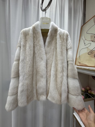 多色可选 蝙蝠袖进口貂皮皮草女V领袖身斜排整貂水貂外套冬季