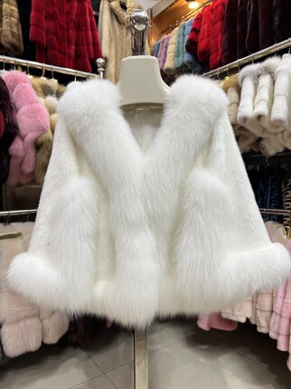 2025新款皮草外套水貂皮整貂貂皮大衣女款婚纱披肩狐狸毛马甲斗篷