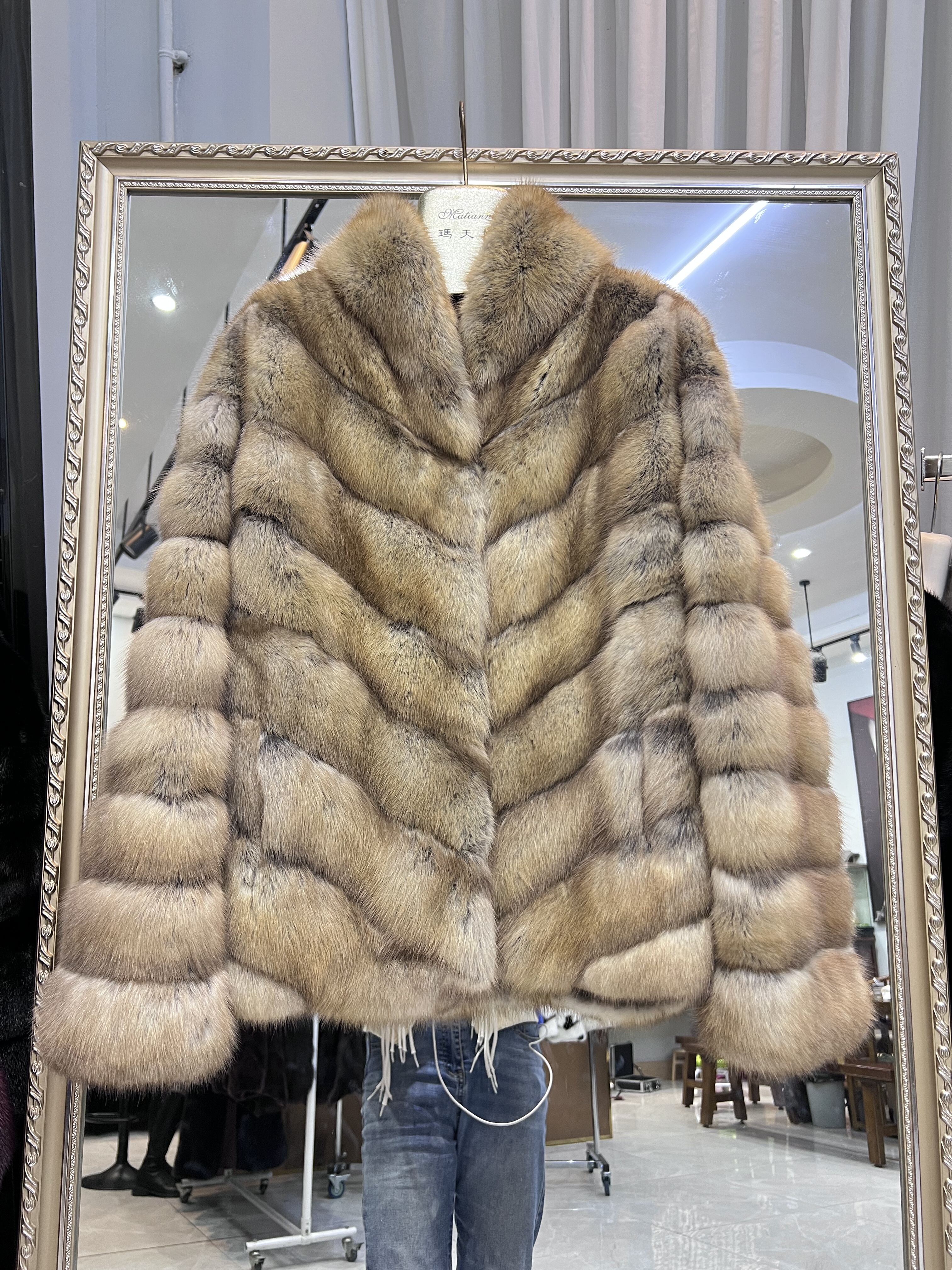 海宁2025年进口俄罗斯紫貂皮草大衣女短款整貂外套冬季保暖潮