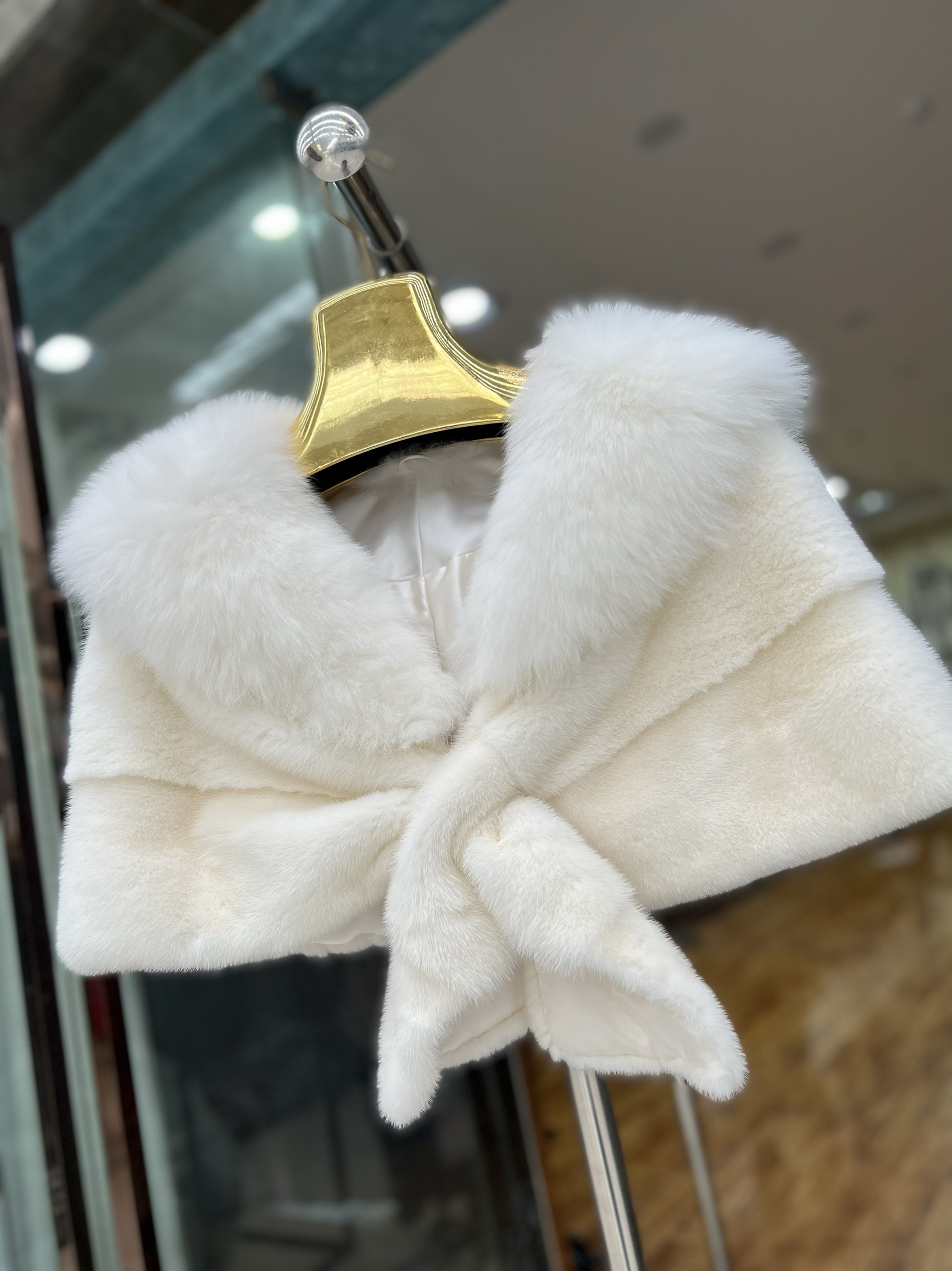 【高品质】进口水貂披肩整貂貂皮大衣女款 狐狸毛皮草斗篷外套