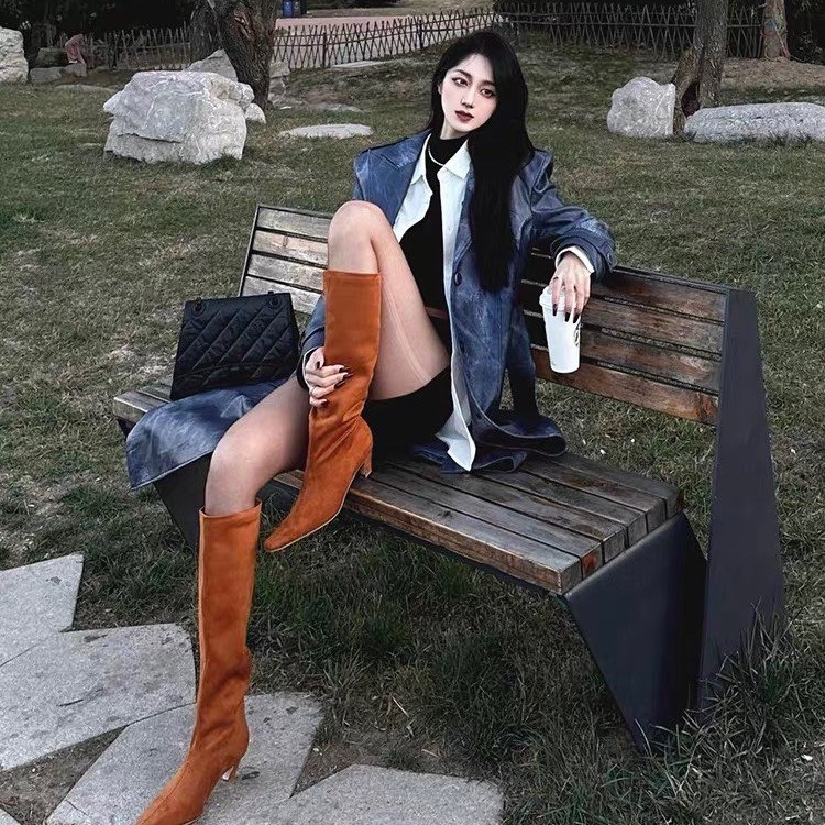 欧美风简约时尚细跟矮跟长筒靴款绒面宽口径瘦瘦靴尖头高筒靴棕色