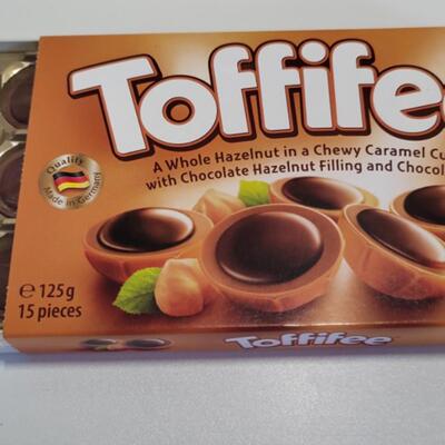 现货 德国进口Toffifee榛子乐飞飞巧克力 125克15粒/盒 喜糖 礼盒