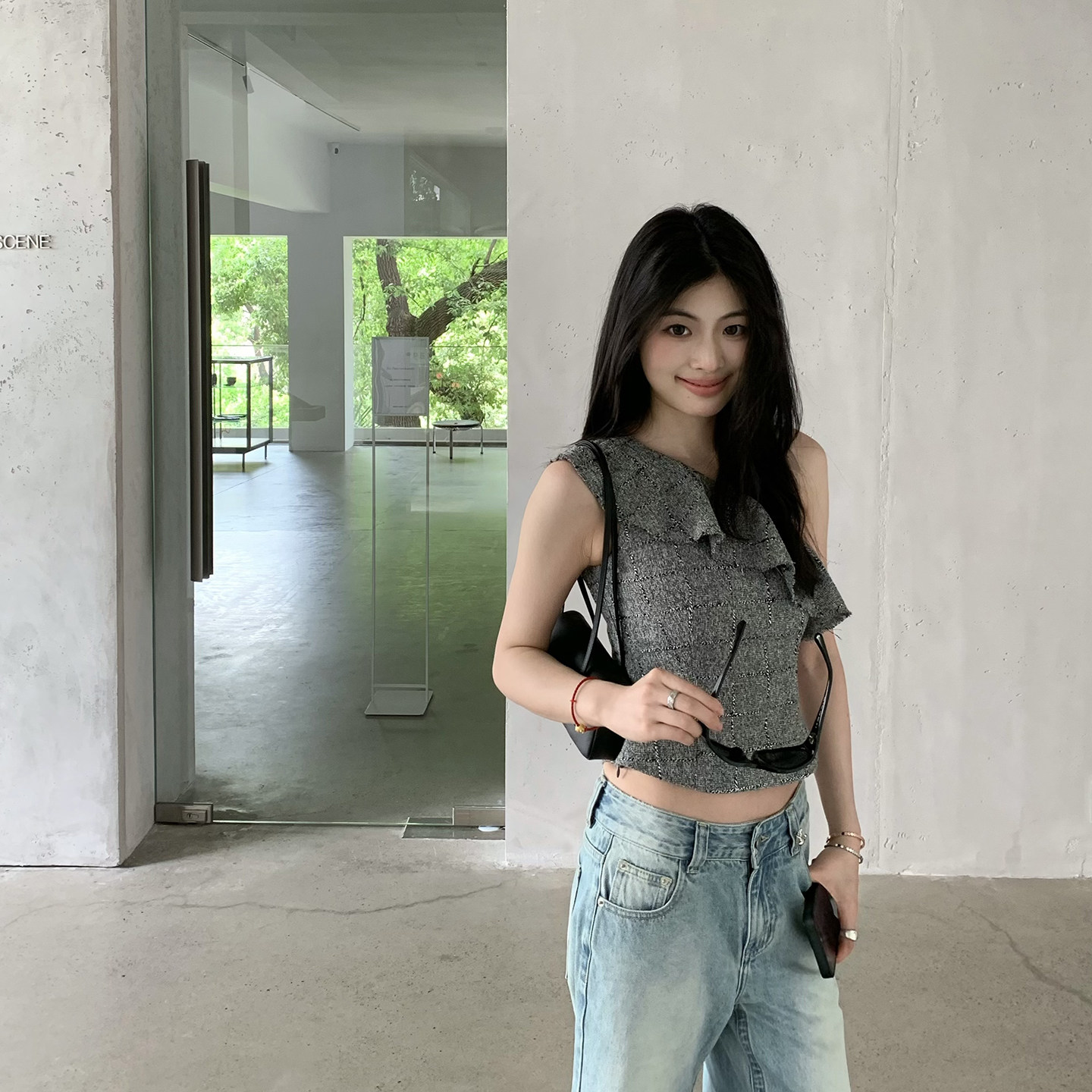 喂狗小面包une miette肌理感杂色格纹女2026新款露肩小香斜肩上衣