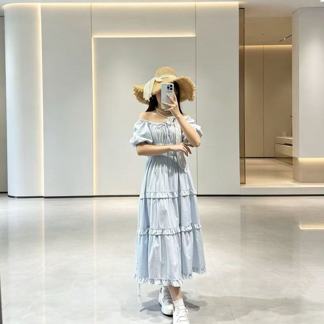 【王小花】一字肩泡泡袖连衣裙女2026新款法式温柔风收腰显瘦长裙