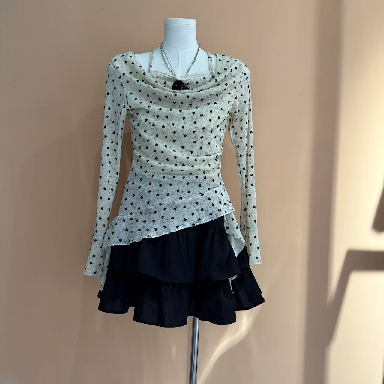 【王小花】爱心波点荡领长袖上衣其它制服/套装