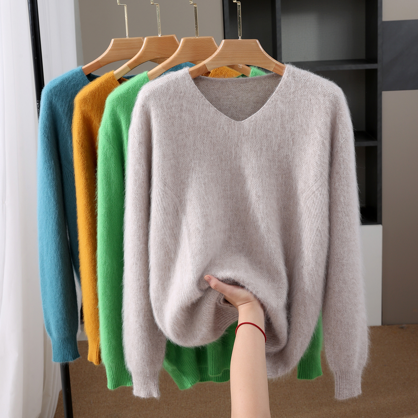 2025冬季新款山羊绒衫男羊毛加厚V领中年保暖毛衣针织打底衫休闲