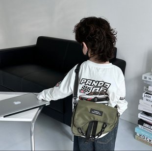 日系工装儿童潮包网红男童斜挎包帅气2025新款休闲出游宝宝背包夏