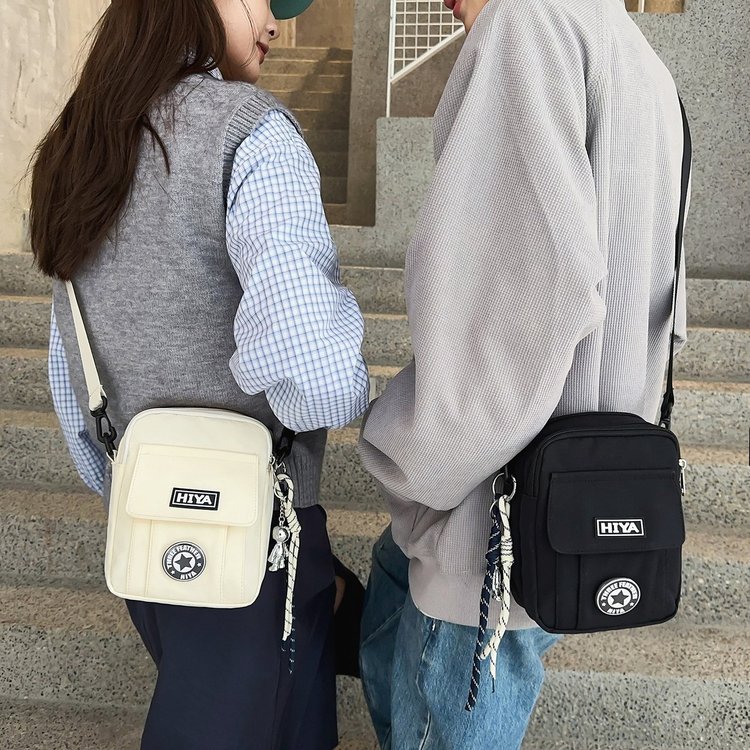 潮牌男士小挎包轻便通勤斜挎包日系休闲便携机能风单肩包女手机包